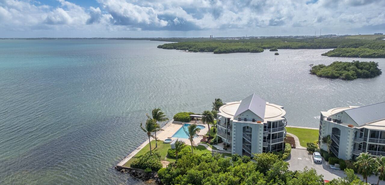 Panoramic Views – Luxury Ocean Front Family Escape — photo 15 of 38