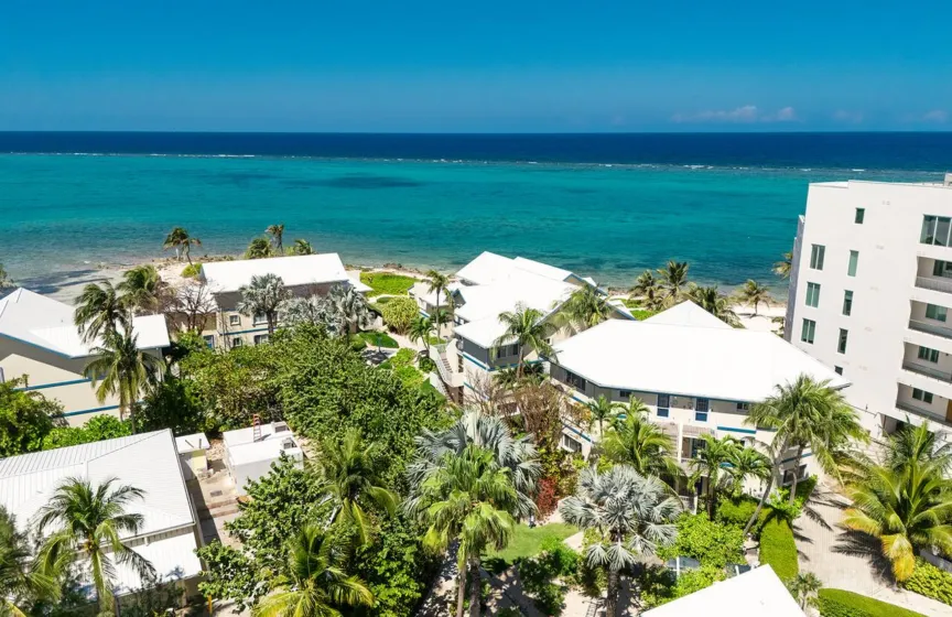 Ocean view 1BR, 1 min to beach, shared pool