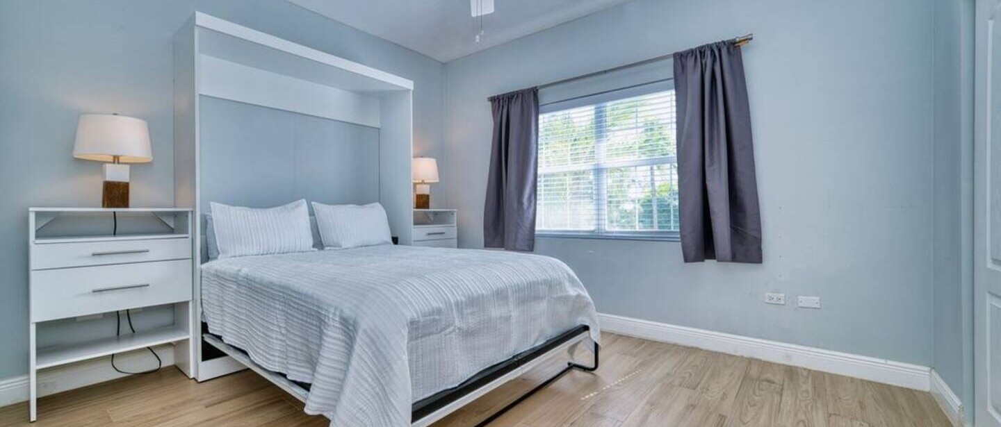 2 Bed Townhouse Quiet Complex 2m to 7Mile — photo 19 of 26