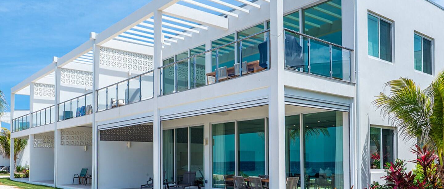 The front of the building. The ceilings are 10ft high and the glass doors go all the way.