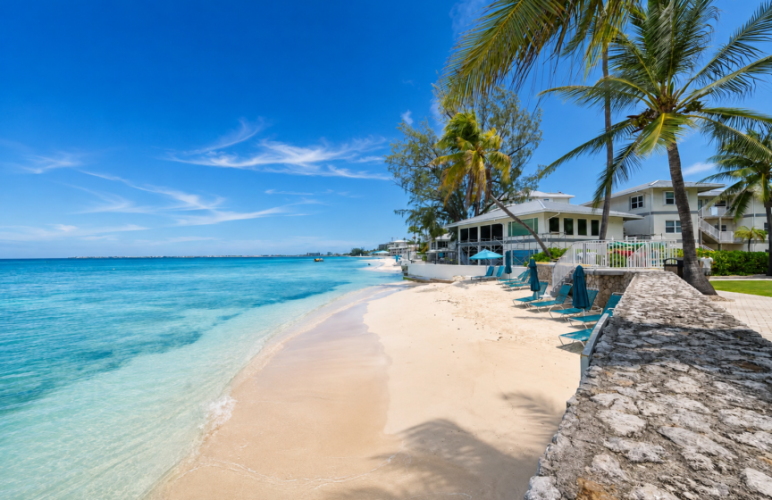 Seven Mile Beach 2BR | Beach walk, kayak + tennis