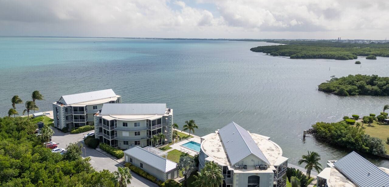 Panoramic Views – Luxury Ocean Front Family Escape — photo 17 of 38
