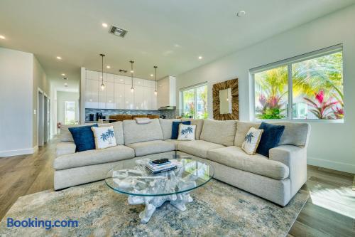 Luxury 3 Bedroom Waterfront Condo in Paradise — photo 36 of 57