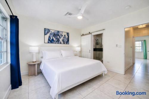 Beautiful Family Town Home, walk to beach, Sleep 6 — photo 24 of 27
