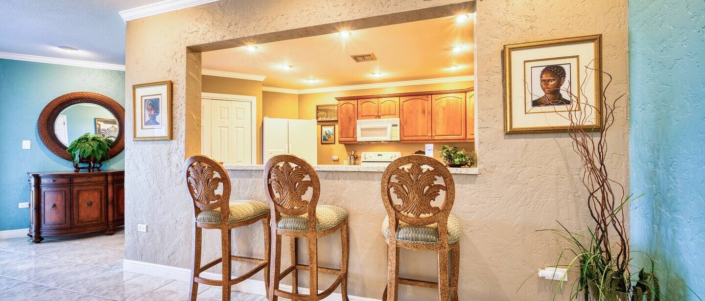 Sunsets at Poinsettia Condo | 7 Mile — photo 13 of 33