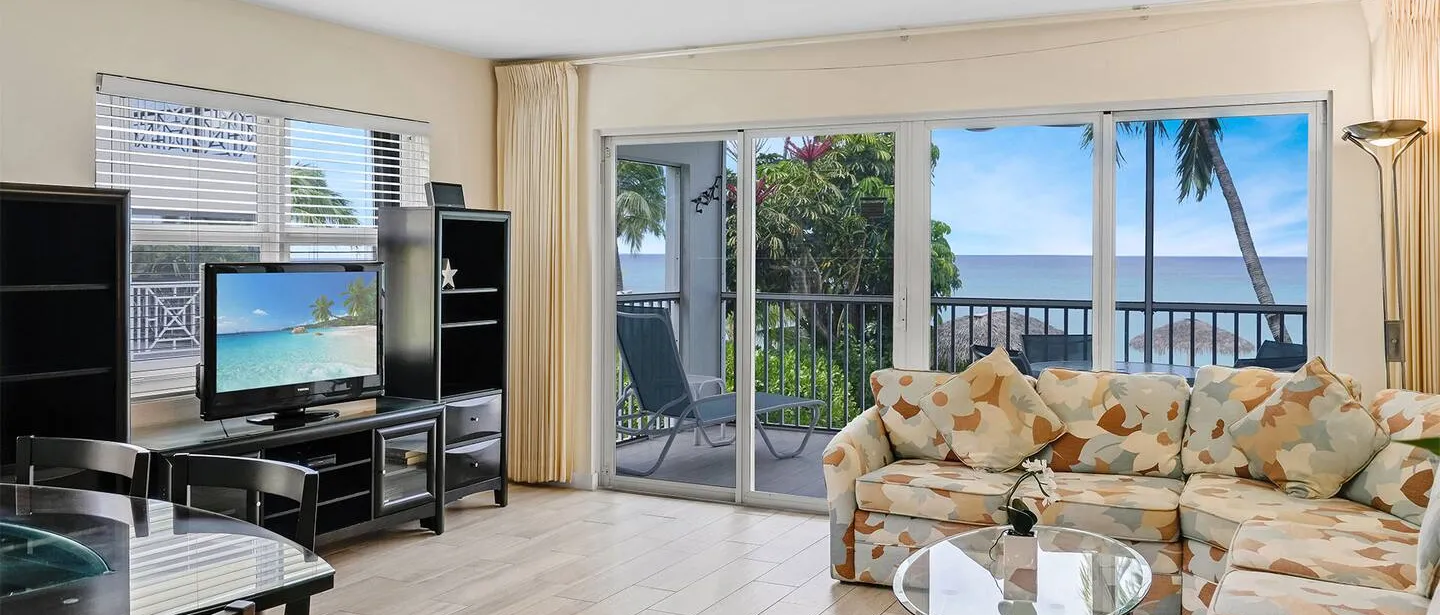 Aqua Bay Premium 7Mile Beach Family Unit — photo 5 of 34