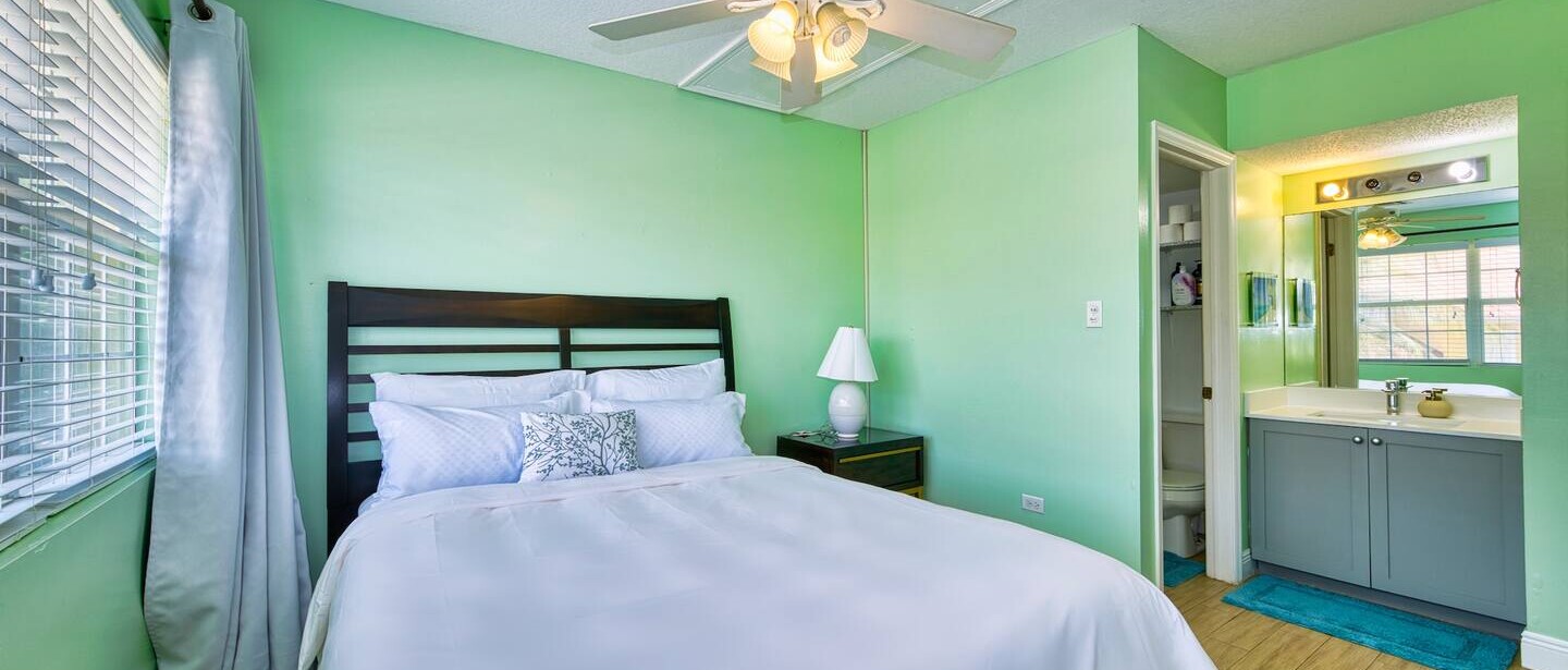 Oceanfront Peace | 2BR with Wave Views — photo 16 of 22