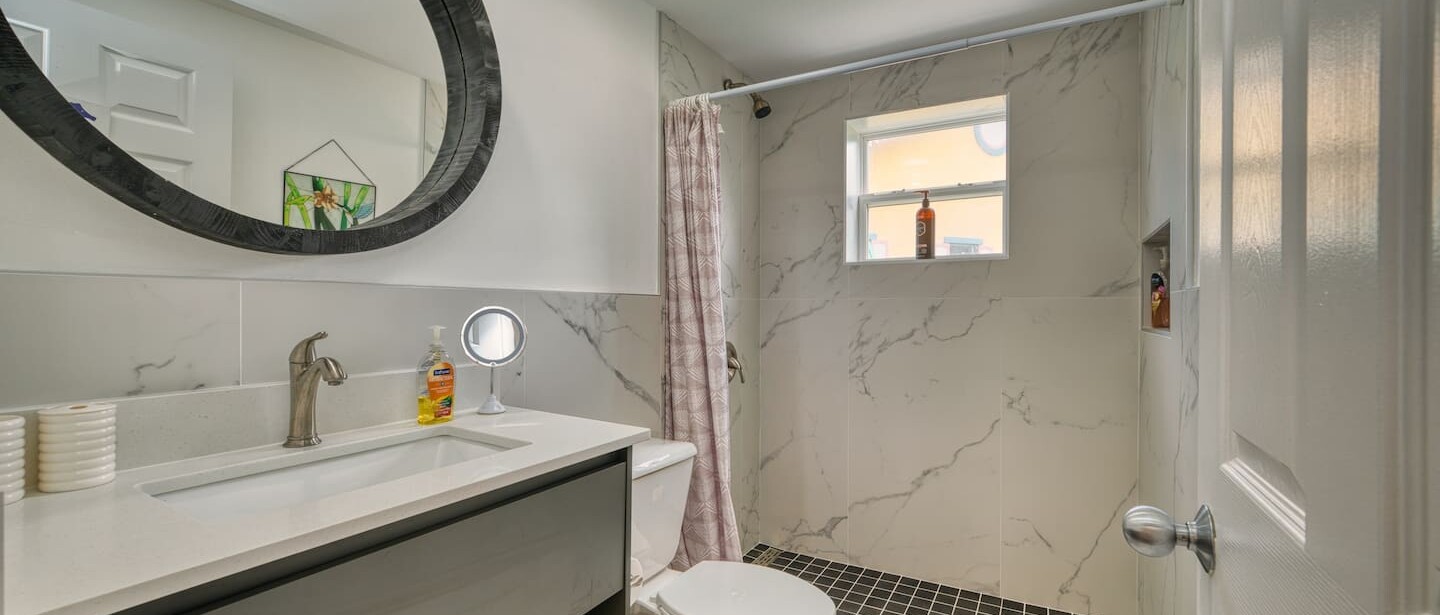 Oceanside Townhome with Watersports at Fingertips! — photo 17 of 53