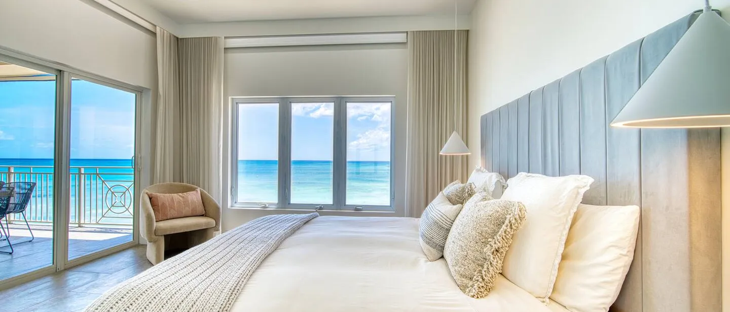 Laguna Del Mar | 3BR Beachfront with Sea Views — photo 2 of 40