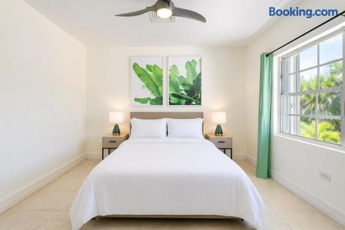 Beautiful Family Town Home, walk to beach, Sleep 6 — photo 26 of 27