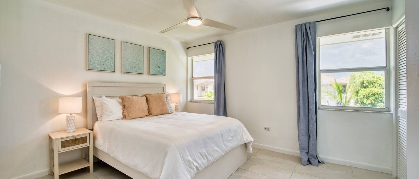 Beachfront 2BR Seven Mile | Beach, Pool & BBQ — photo 26 of 33