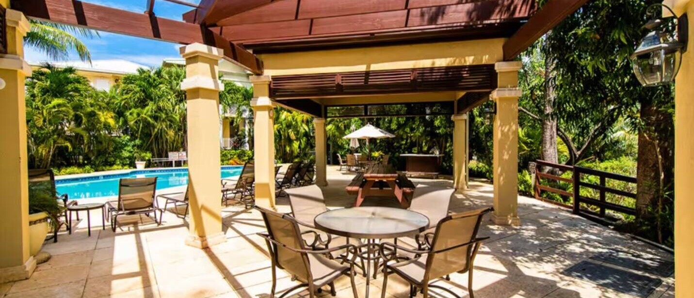 Laguna Del Mar | 3BR Beachfront with Sea Views — photo 36 of 40