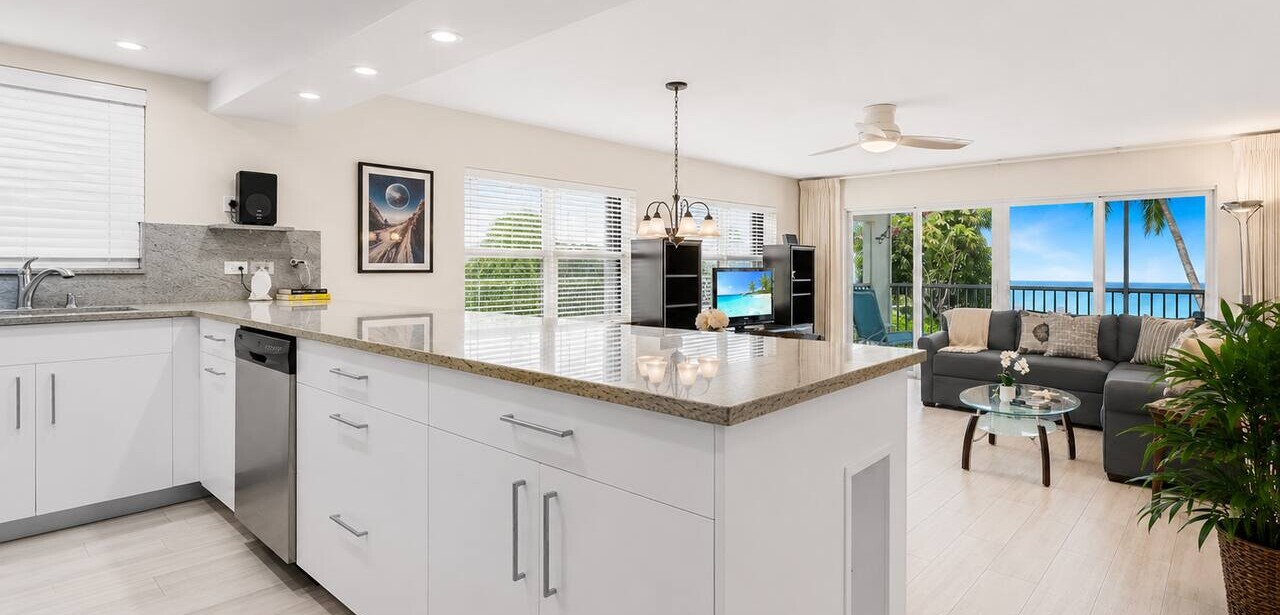 Aqua Bay Premium 7Mile Beach Family Unit — photo 33 of 34