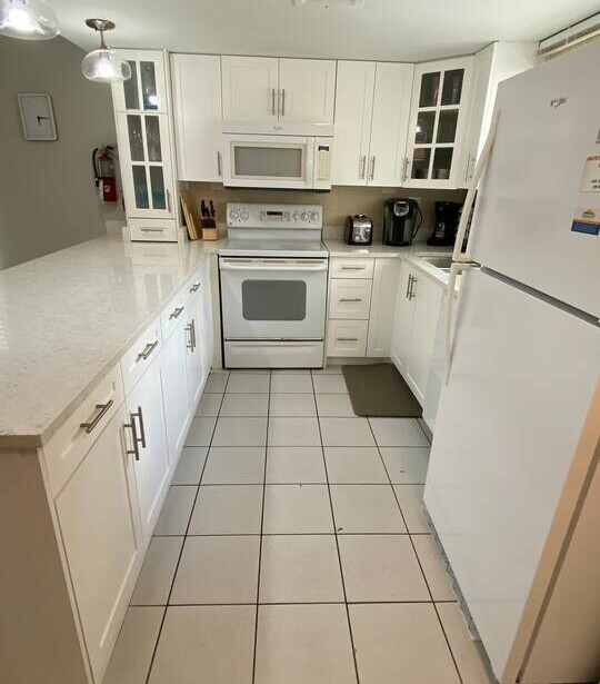 Resort Style 2br/2ba Condo on Seven Mile Beach — photo 45 of 55