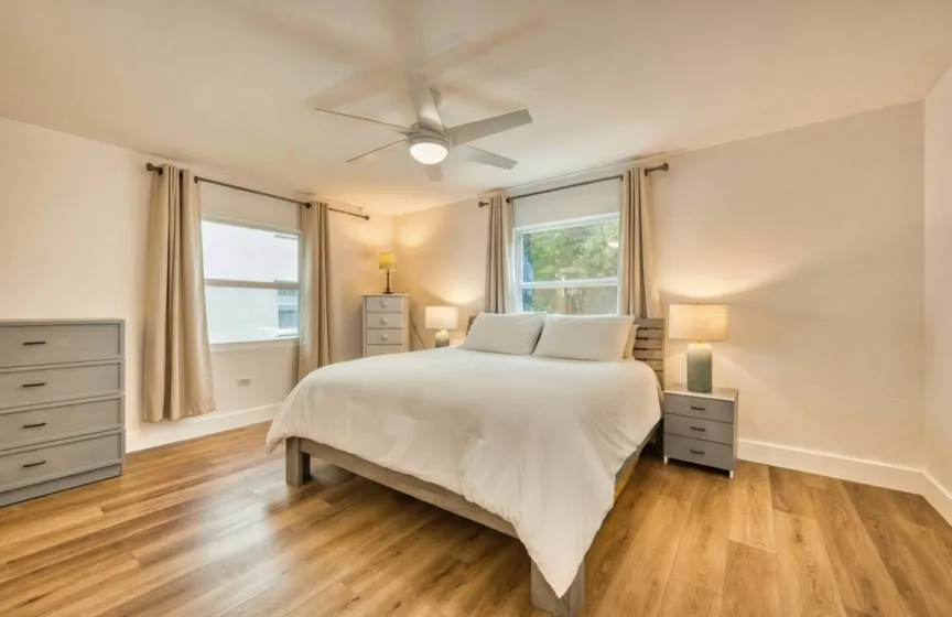 Spacious 2BR, 2 min drive to Seven Mile Beach