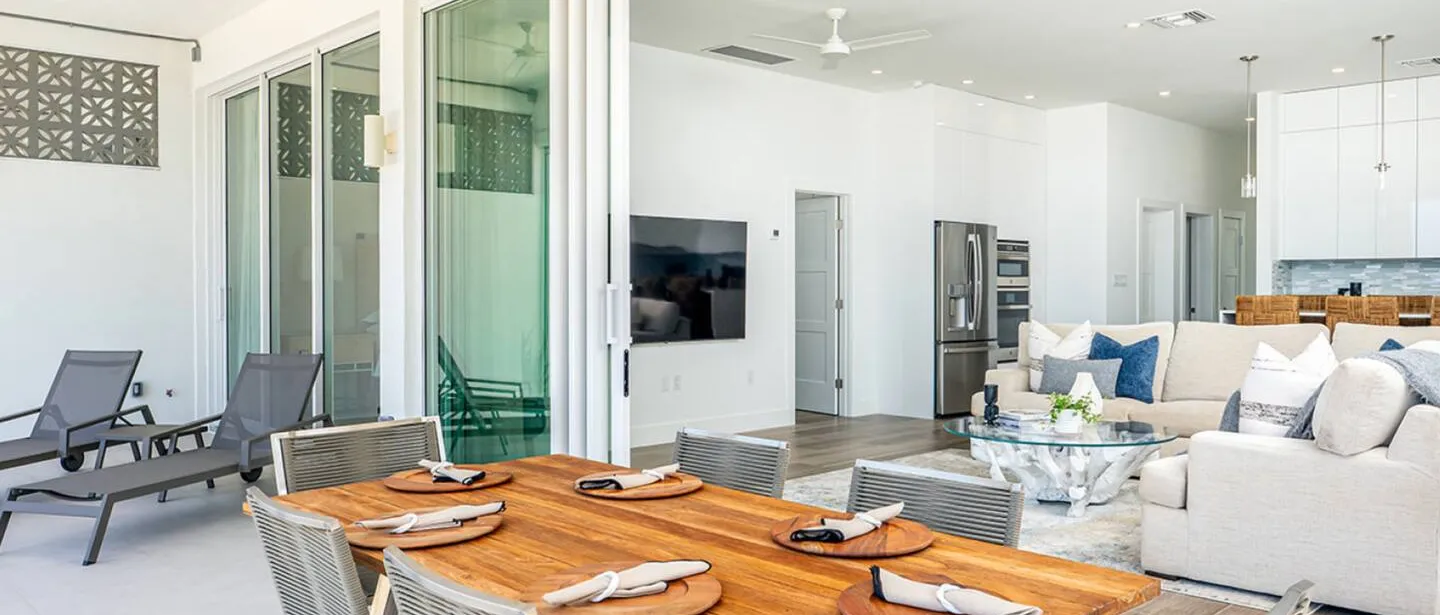 Outside Dining on the spacious Patio