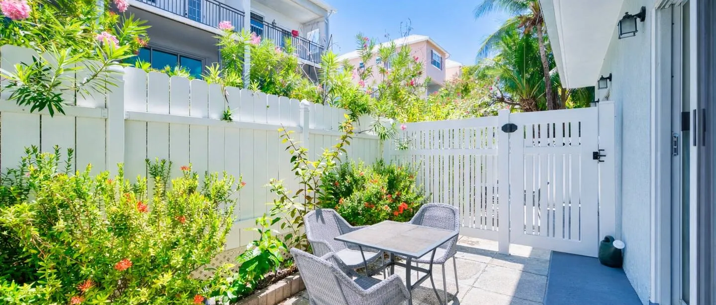 Beautiful Family Town Home, walk to beach, Sleep 6 — photo 8 of 27