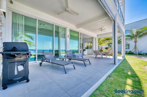 Luxury 3 Bedroom Waterfront Condo in Paradise — photo 47 of 57