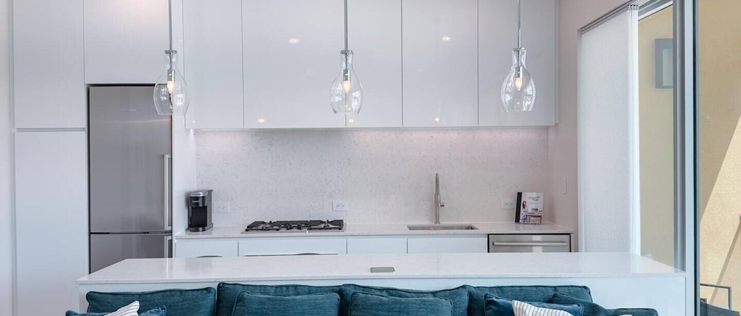 Luxury 2BR Condo | Walk to Seven Mile Beach, Pools — photo 15 of 36