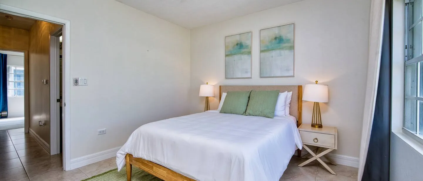 2BR/2BA | Quiet Complex, Walk to Seven Mile Beach — photo 6 of 27