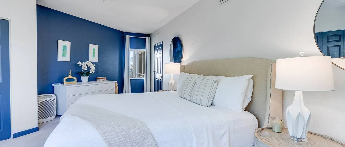 Ocean view 1BR, 1 min to beach, shared pool — photo 2 of 26