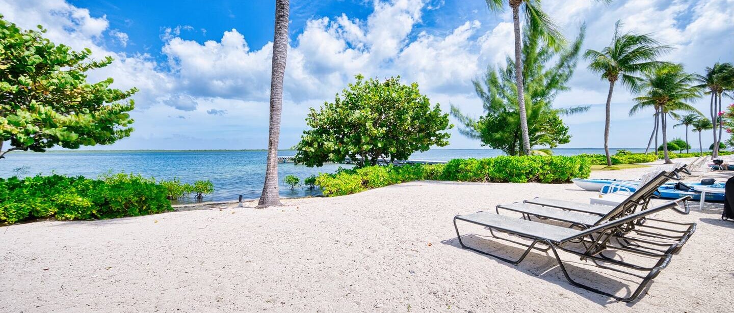 Pools of the Kai 2BD Villa, peaceful beach getaway — photo 52 of 53
