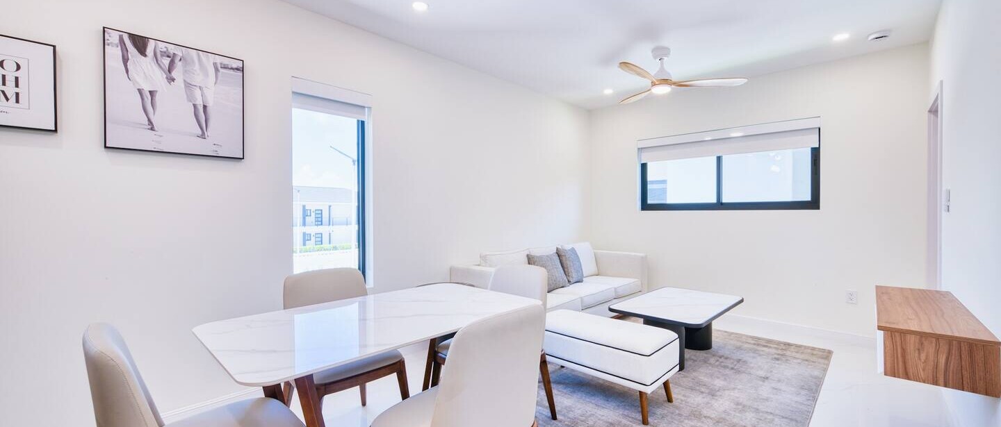 2 Bed Modern Condo with Gym and Stylish Pool Area — photo 14 of 18