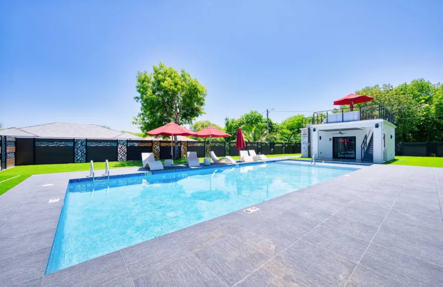 2 Bed Modern Condo with Gym and Stylish Pool Area