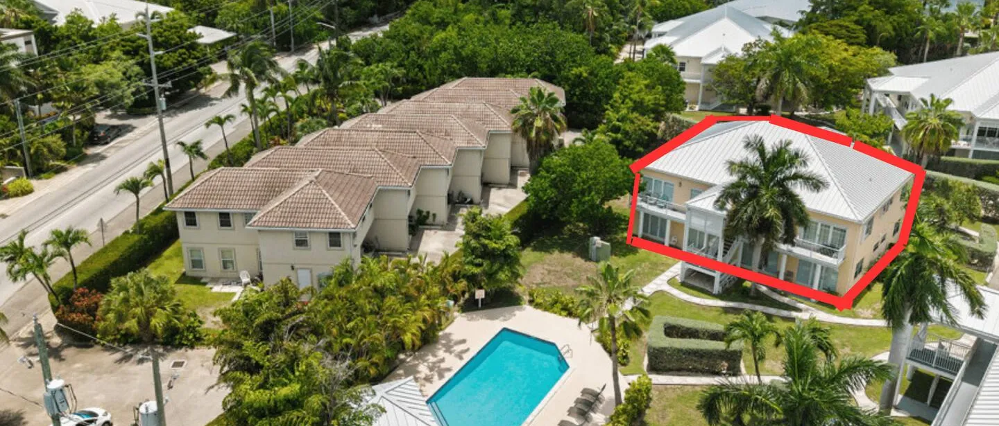 Cosy 1-Bed, Pool + Sea and Dining close by — main photo
