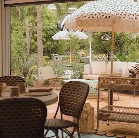 Ms. Piper's Kitchen + Garden, Grand Cayman