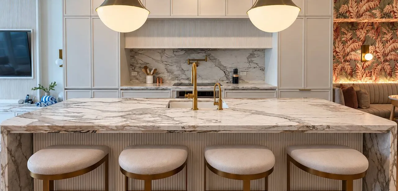 Beachfront Retreat | Ocean Views & Boutique Luxury — photo 5 of 22