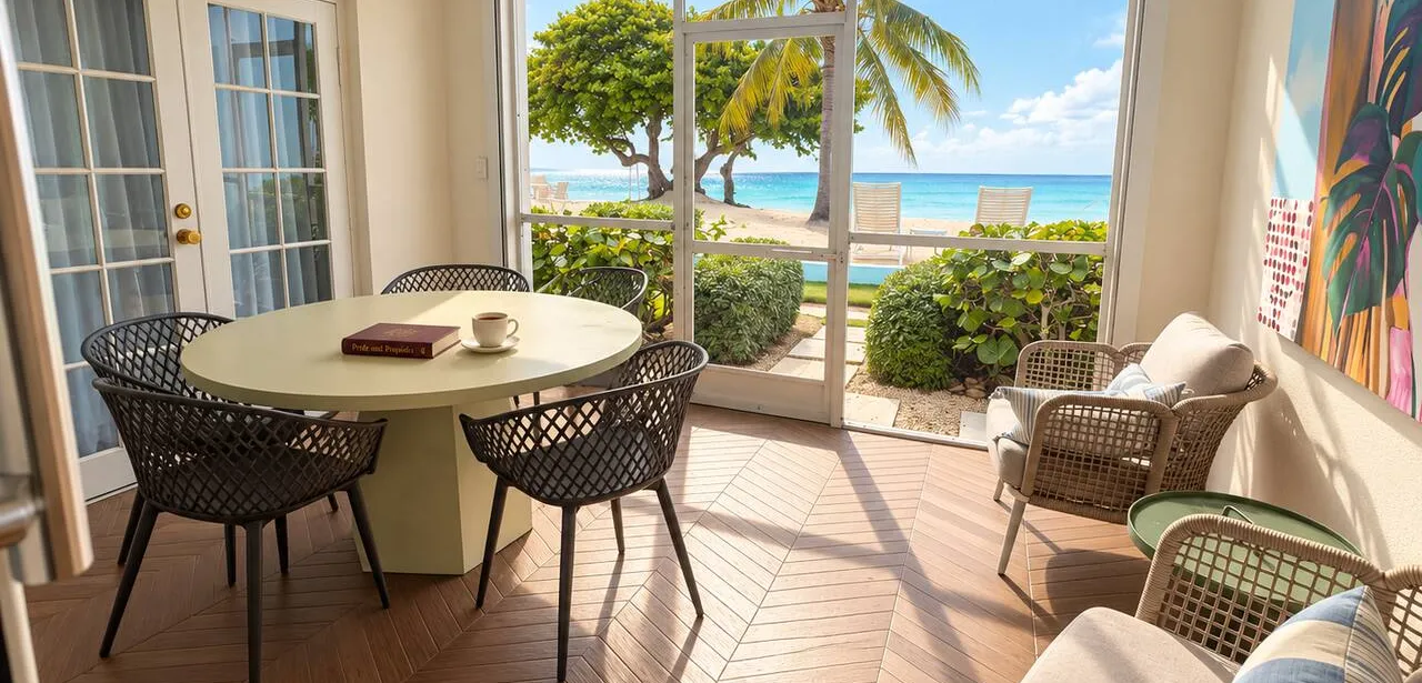 Beachfront Retreat | Ocean Views & Boutique Luxury — photo 15 of 22