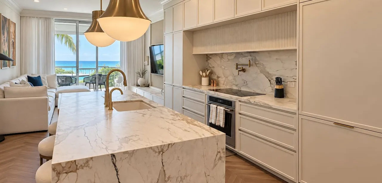 Beachfront Retreat | Ocean Views & Boutique Luxury — photo 20 of 22