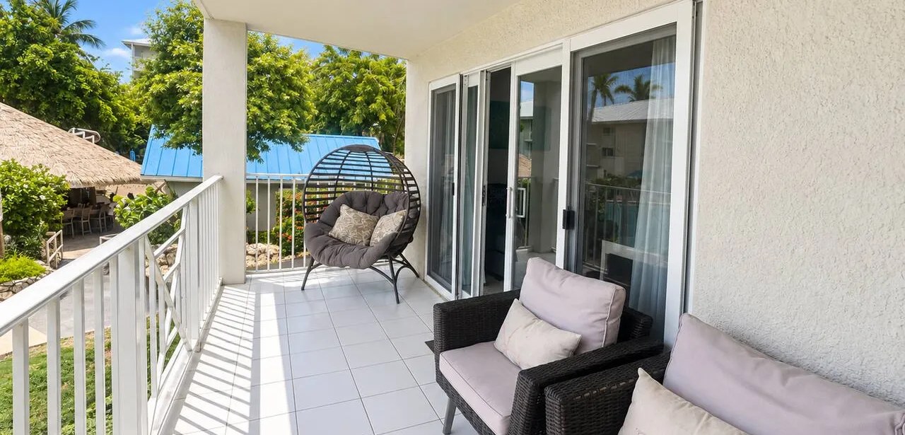 Sunset Cove Modern Resort Paradise — photo 9 of 15