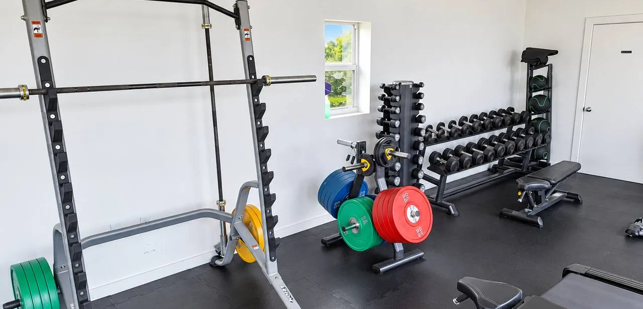 Sunny Lakeside Condo w/ Pool & Gym, West Bay — photo 9 of 13