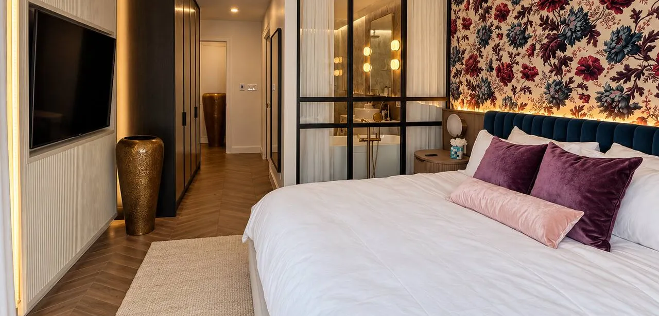 Beachfront Retreat | Ocean Views & Boutique Luxury — photo 8 of 22